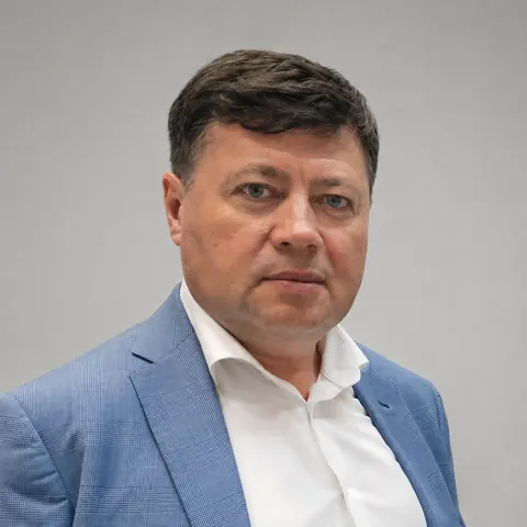 Шилов Олег Витальевич — директор
